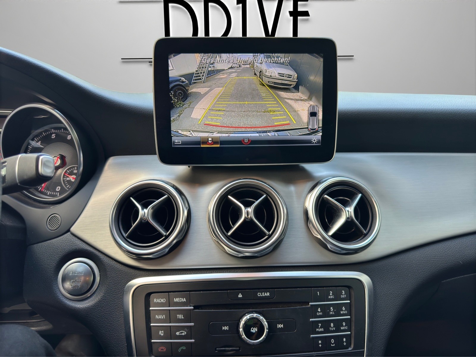 MERCEDES-BENZ GLA 200 AMG Line 7G-DCT-image-14