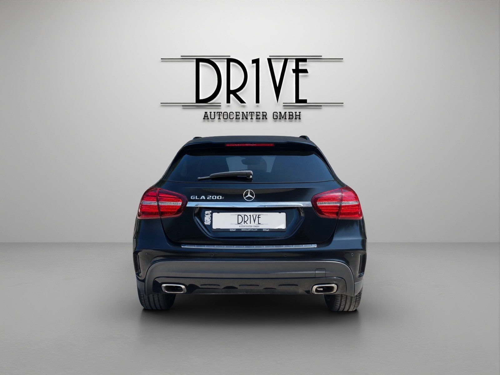 MERCEDES-BENZ GLA 200 AMG Line 7G-DCT-image-5