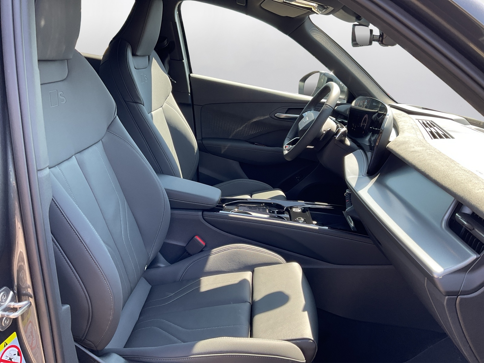 AUDI Q3 SUV e-hybrid 200 kW S tronig-image-13