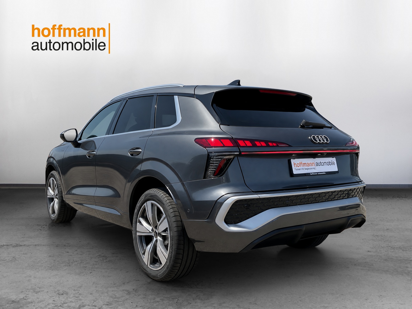 AUDI Q3 SUV e-hybrid 200 kW S tronig-image-5
