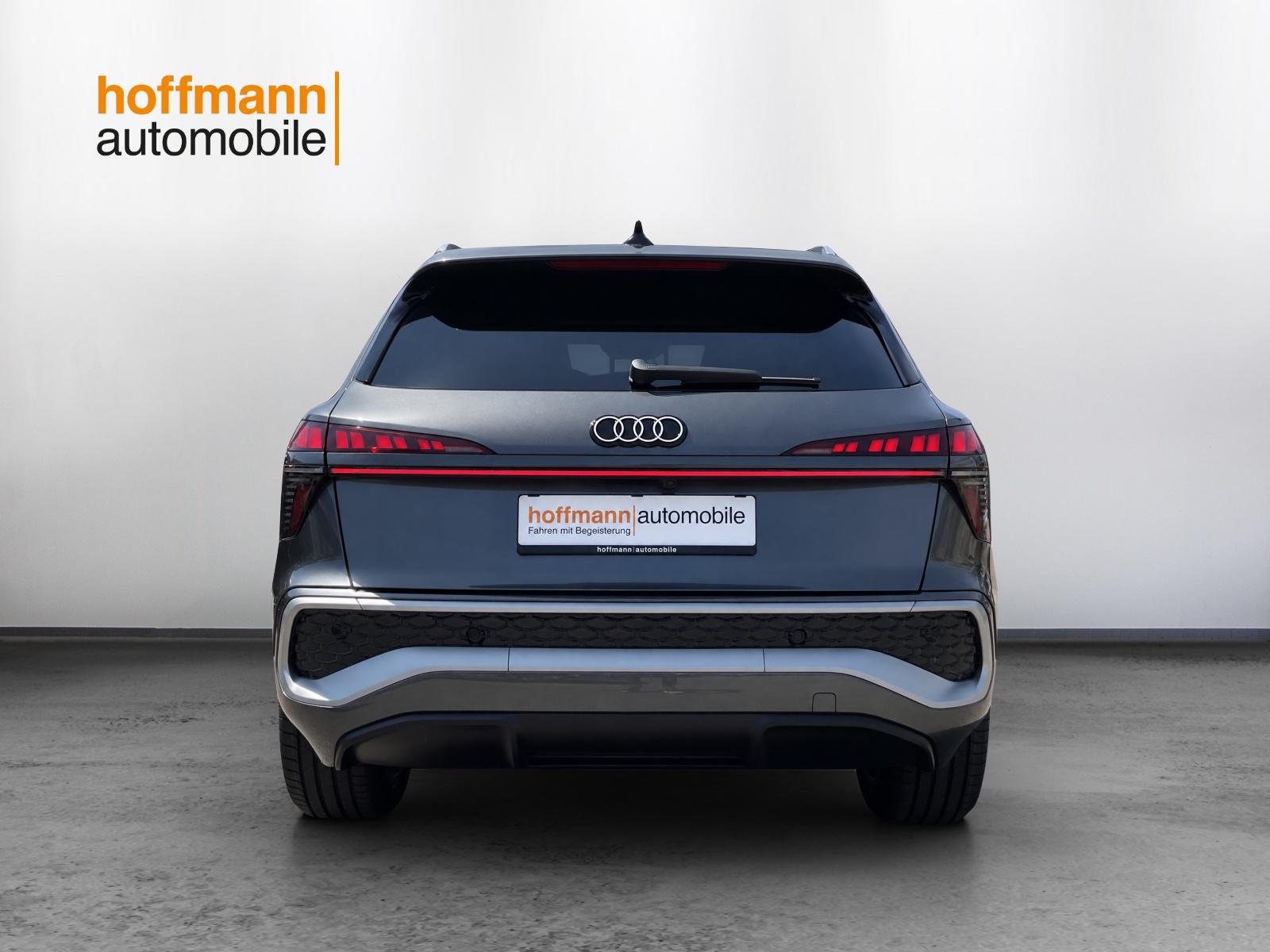 AUDI Q3 SUV e-hybrid 200 kW S tronig-image-4