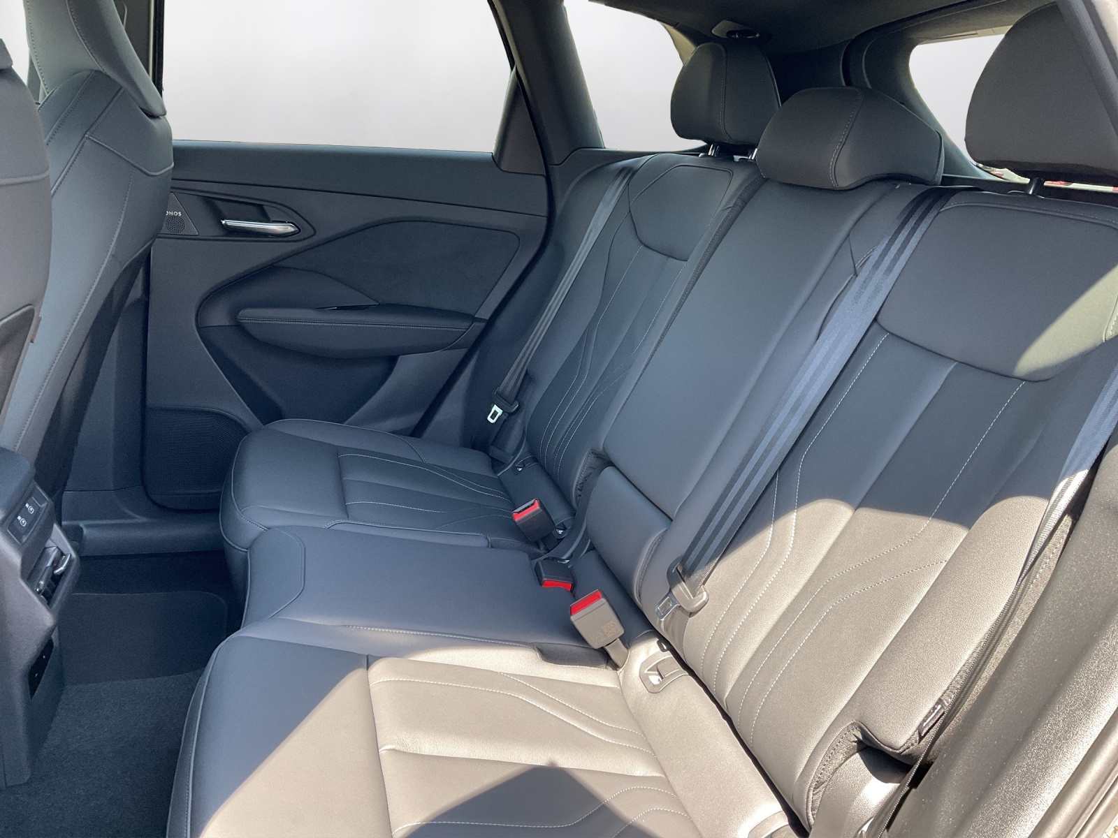 AUDI Q3 SUV e-hybrid 200 kW S tronig-image-10
