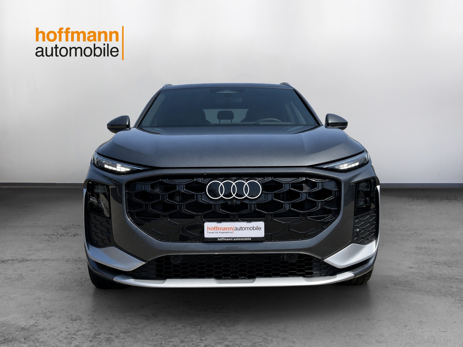 AUDI Q3 SUV e-hybrid 200 kW S tronig-image-1