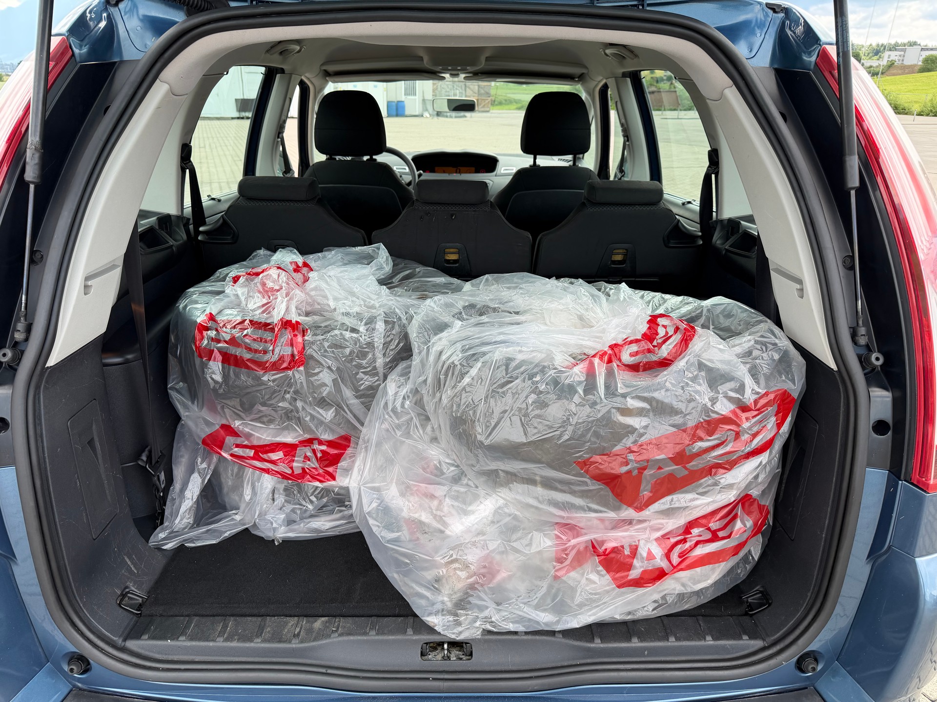 CITROEN Grand C4 Picasso 1.6 HDI 16V Dynamique-image-4