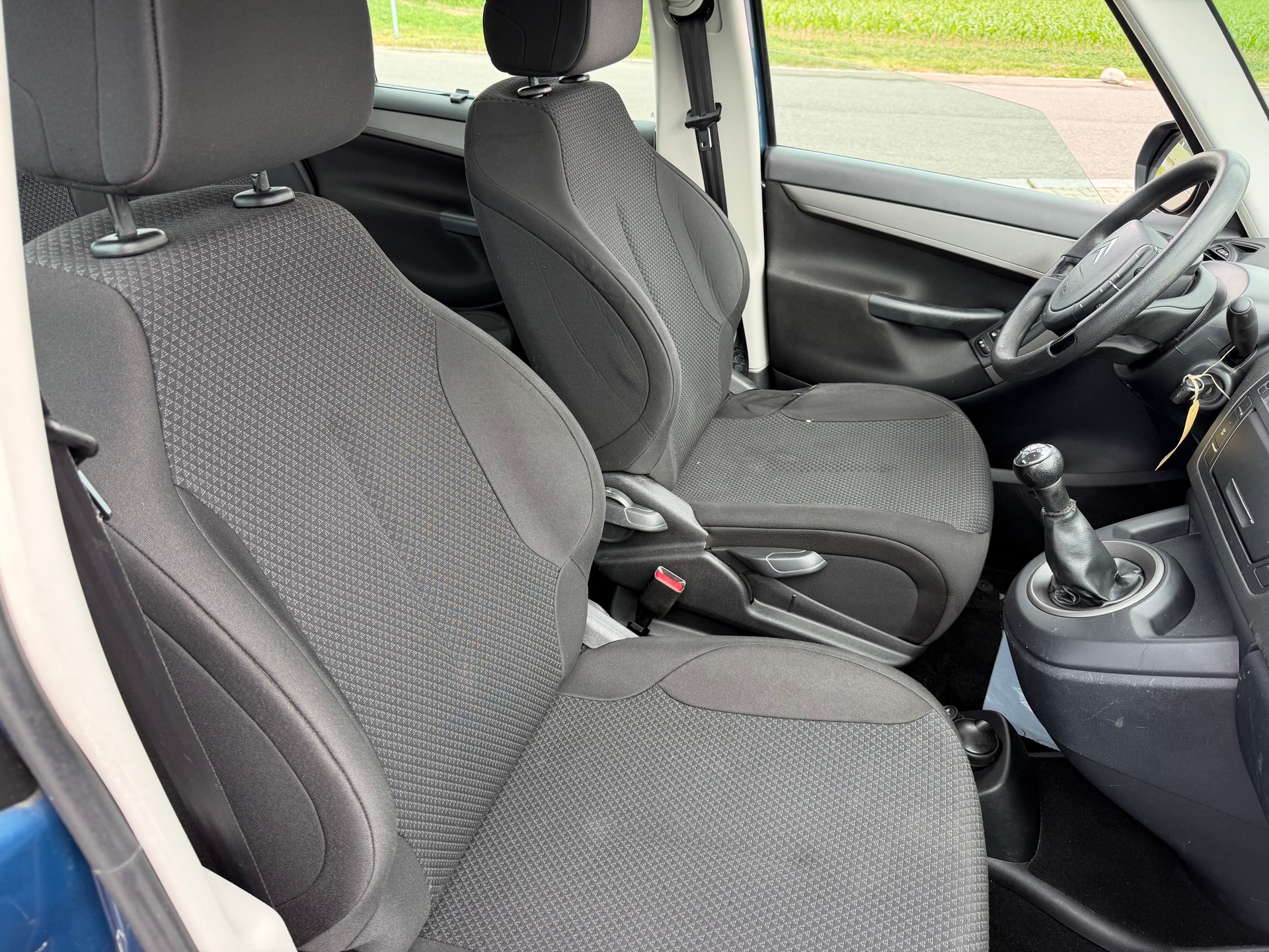 CITROEN Grand C4 Picasso 1.6 HDI 16V Dynamique-image-6