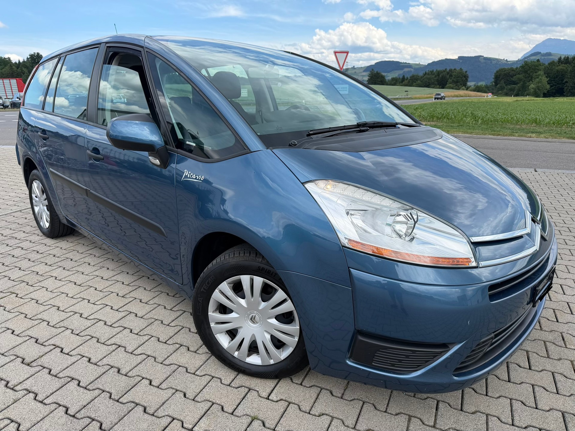 CITROEN Grand C4 Picasso 1.6 HDI 16V Dynamique-image-0