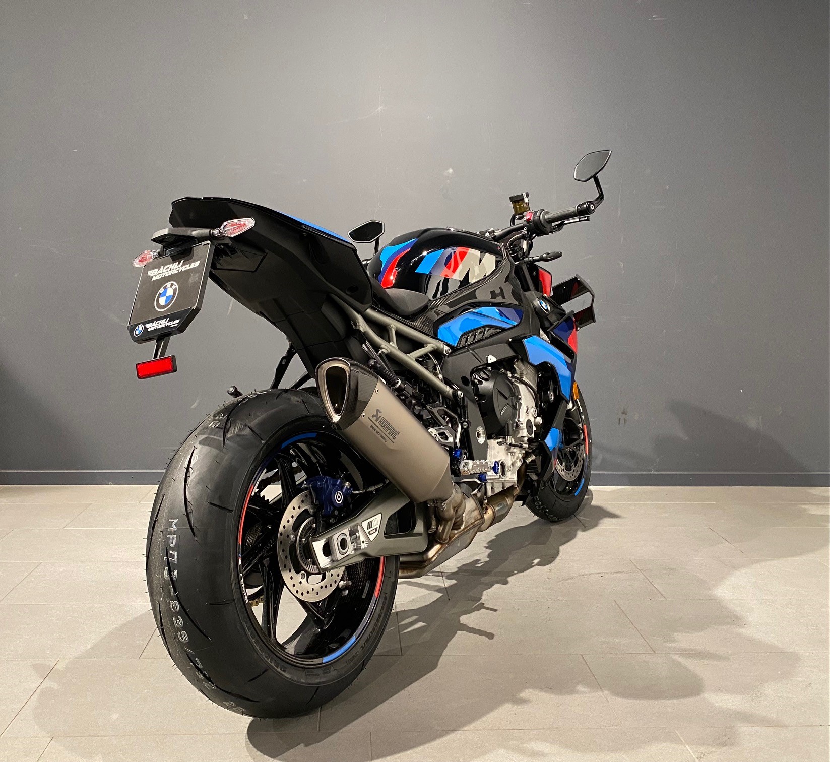 BMW M 1000 R-image-6