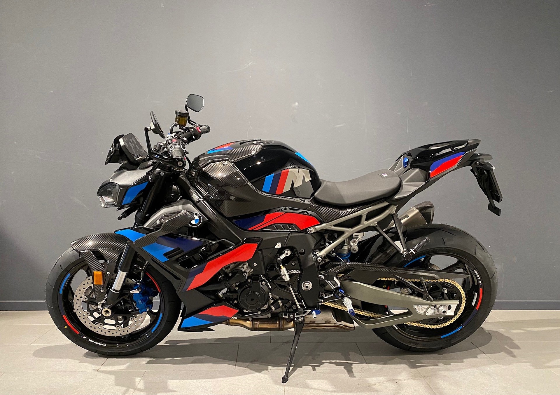 BMW M 1000 R-image-4