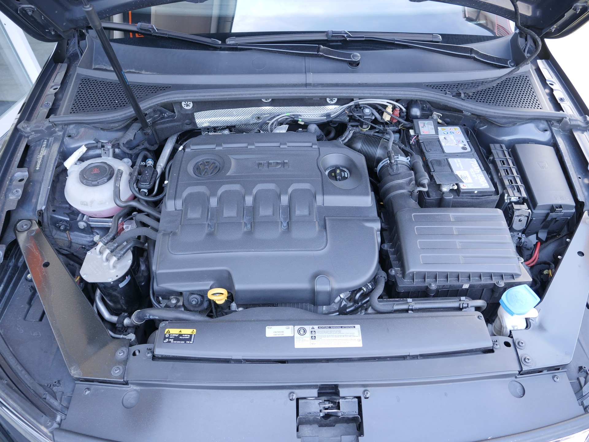 VW Passat 2.0 TDI SCR BMT Highline DSG-image-17