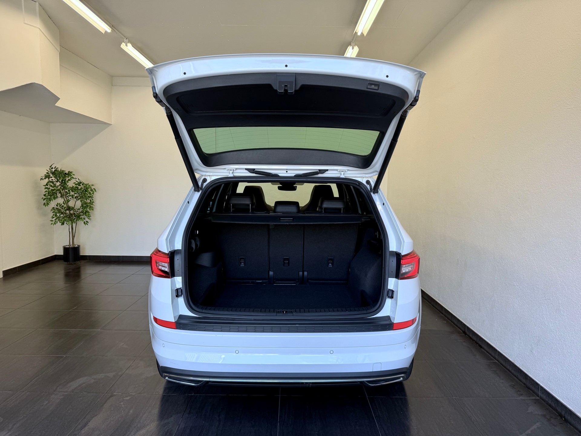 SKODA Kodiaq 2.0 TSI 4x4 Sport Line *AHK -2200 kg*-image-11