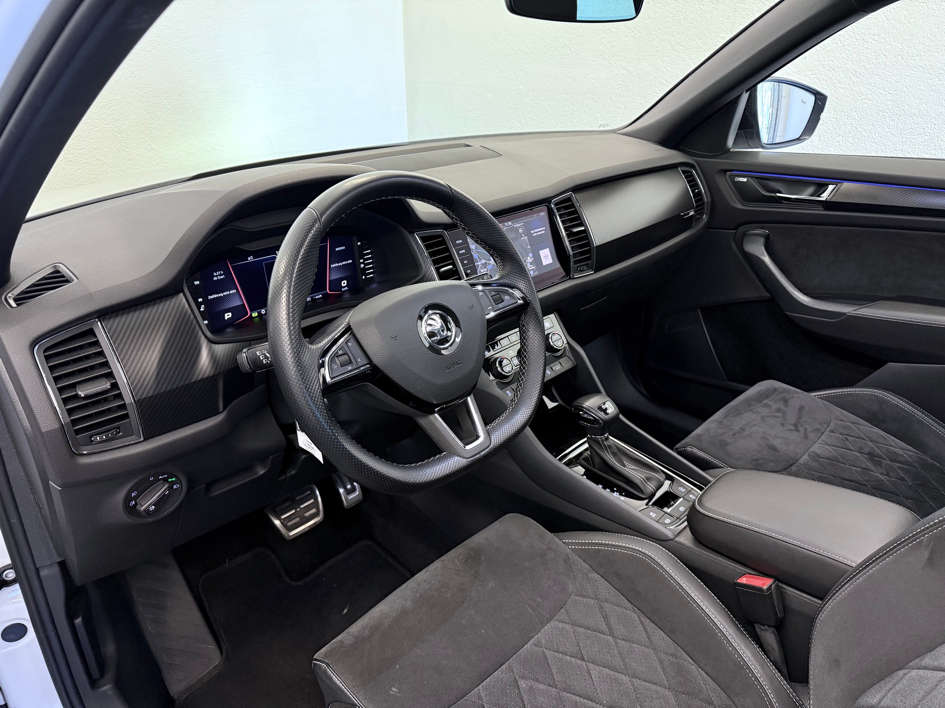 SKODA Kodiaq 2.0 TSI 4x4 Sport Line *AHK -2200 kg*-image-13