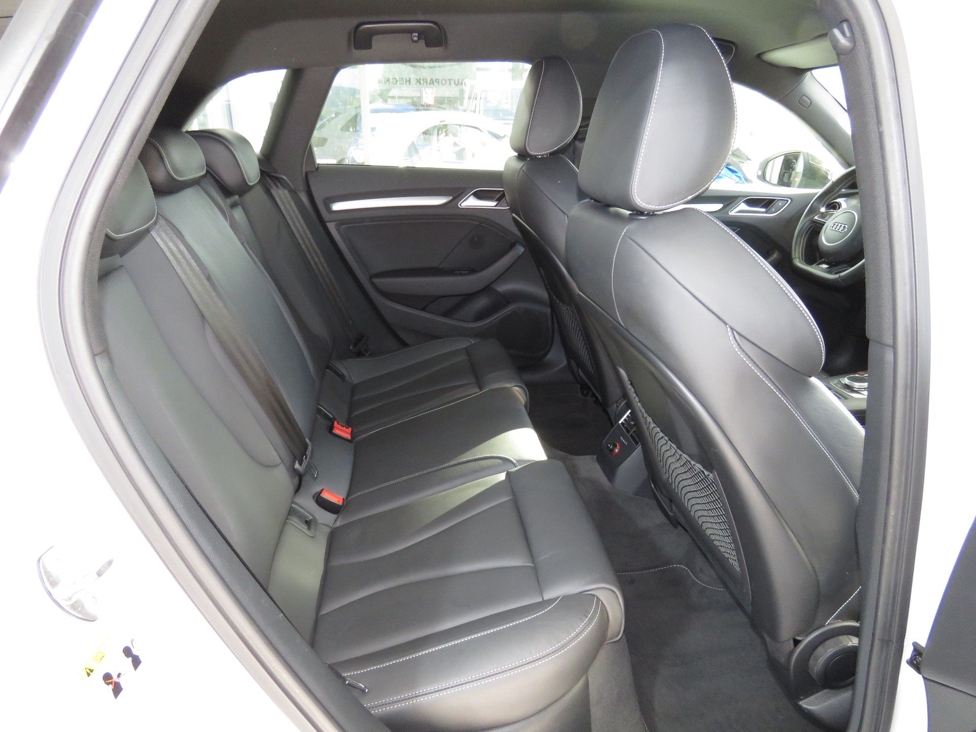 AUDI S3 Sportback 2.0 TFSI Quattro S-tronic (Automat)-image-12