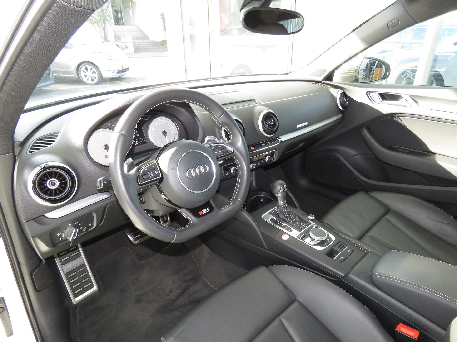 AUDI S3 Sportback 2.0 TFSI Quattro S-tronic (Automat)-image-6