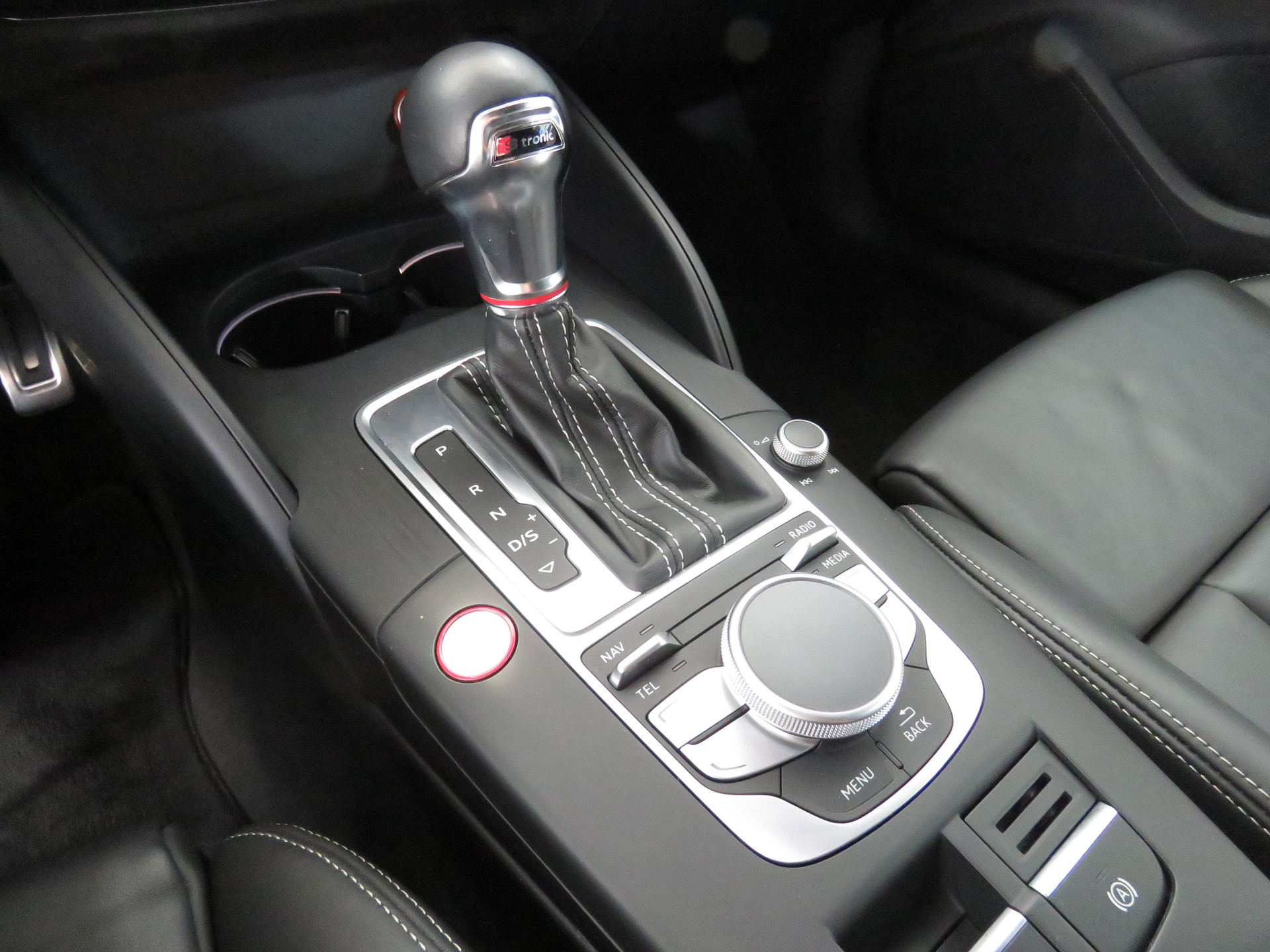 AUDI S3 Sportback 2.0 TFSI Quattro S-tronic (Automat)-image-14