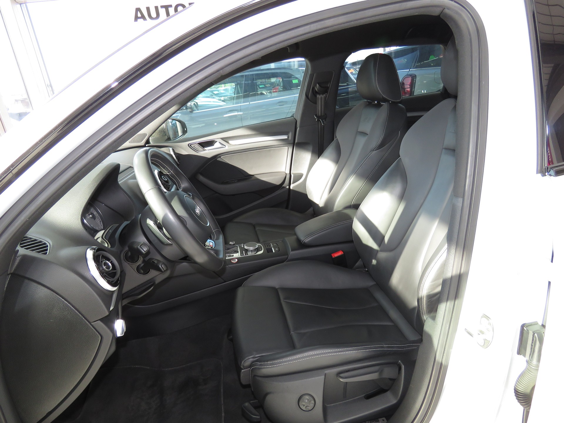 AUDI S3 Sportback 2.0 TFSI Quattro S-tronic (Automat)-image-7