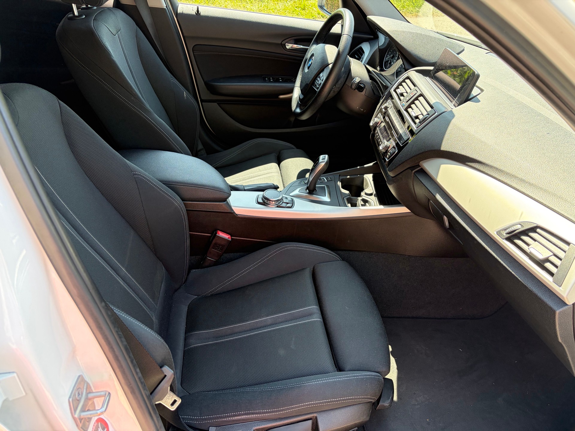 BMW 118i-image-5
