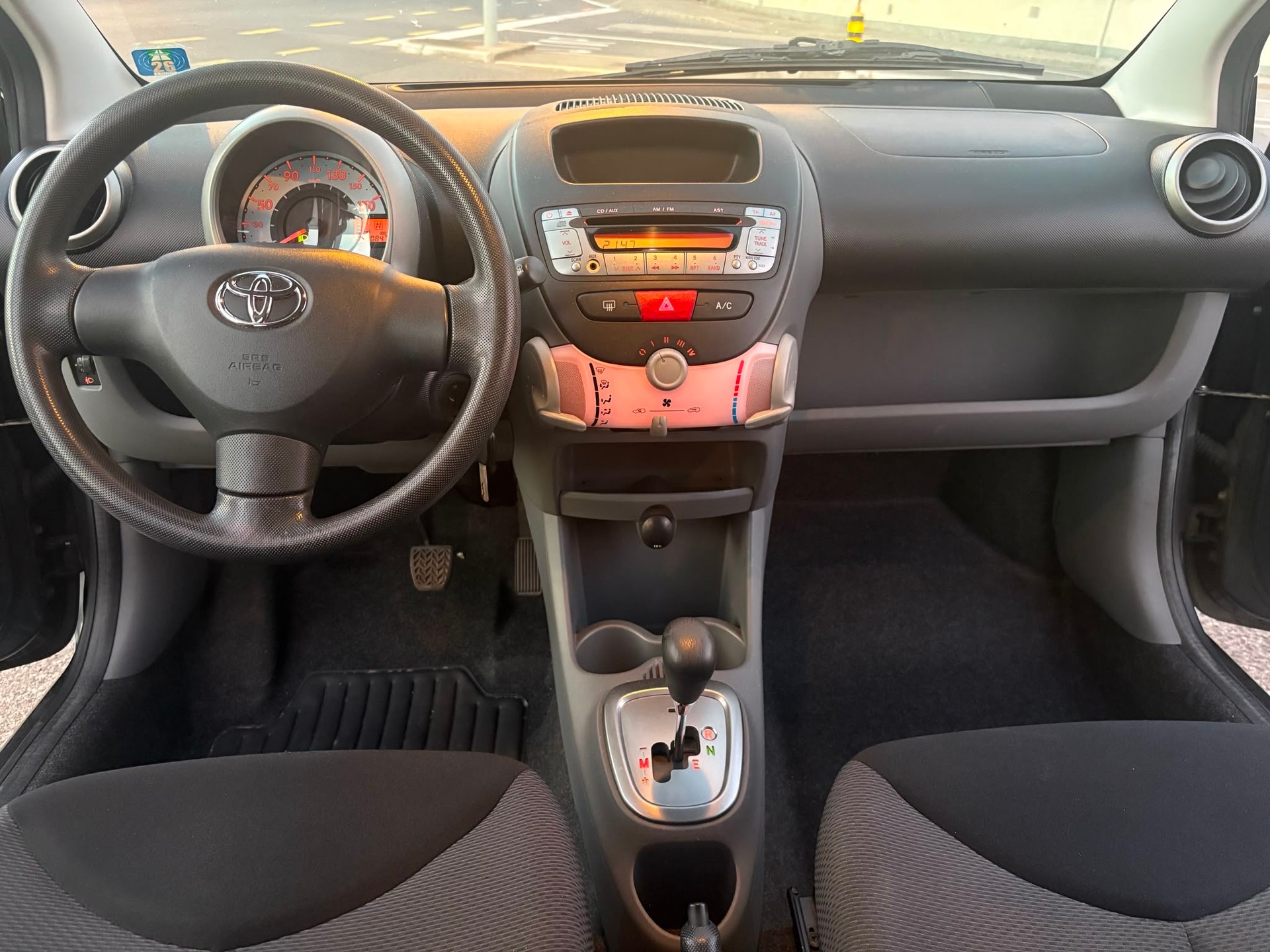 TOYOTA Aygo 1.0-image-6