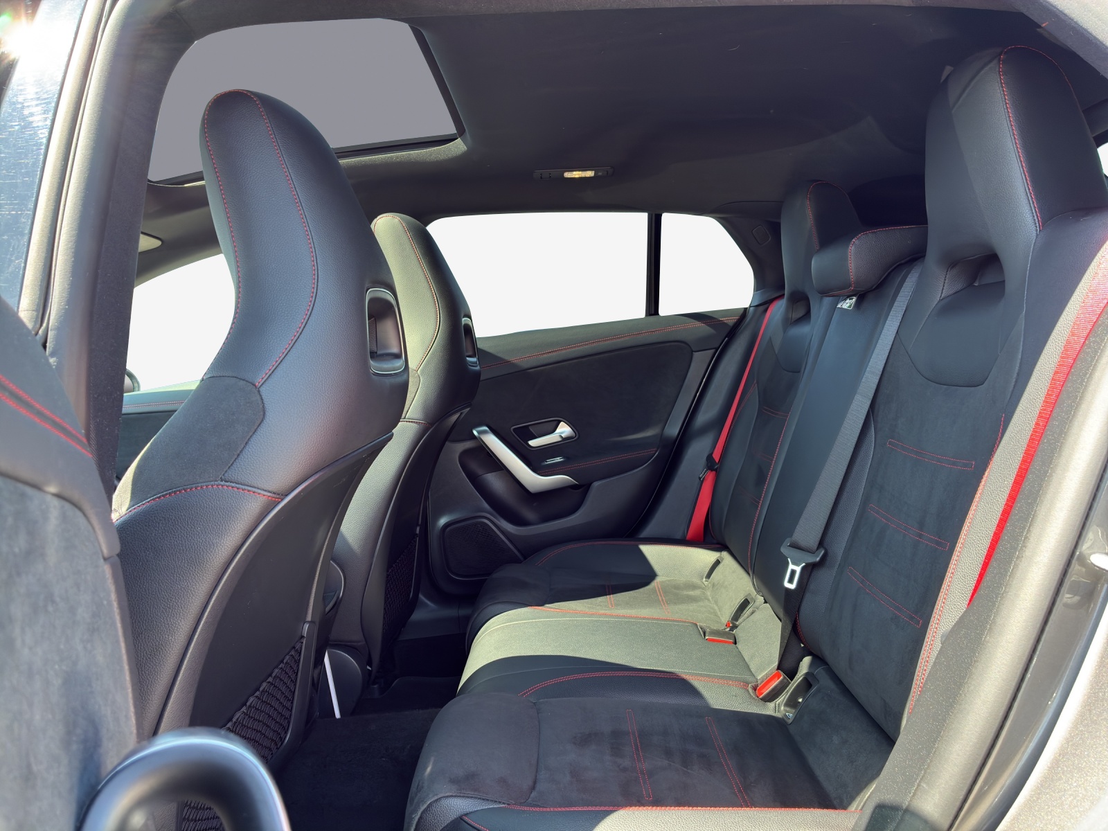 MERCEDES-BENZ CLA Shooting Brake 35 AMG 4Matic 8G-DCT-image-11