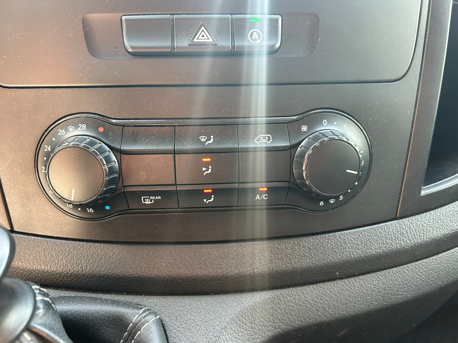 MERCEDES-BENZ Vito 110 CDI Lang FWD Base-image-11