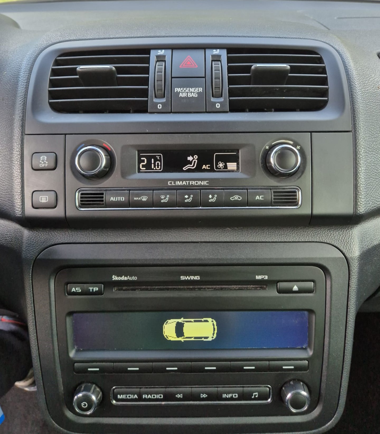 SKODA Roomster 1.2 TSI Style-image-10