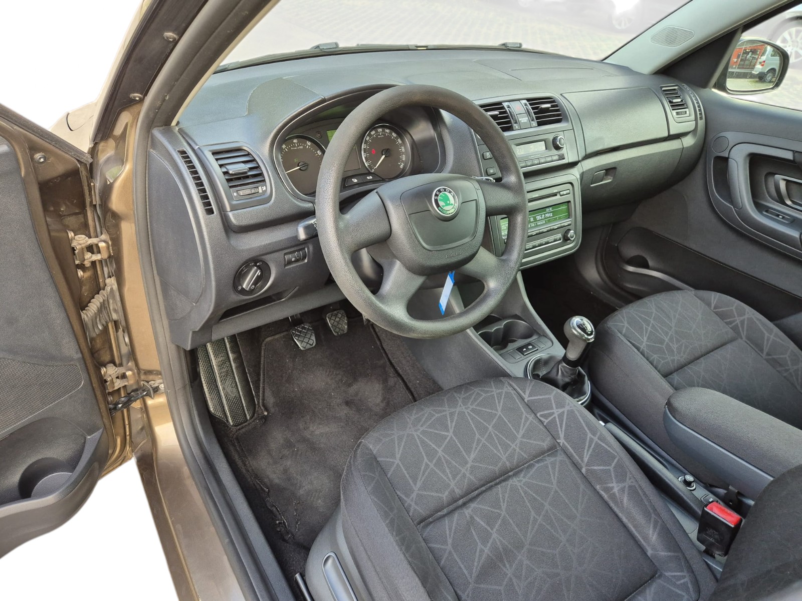 SKODA Roomster 1.2 TSI Style-image-11