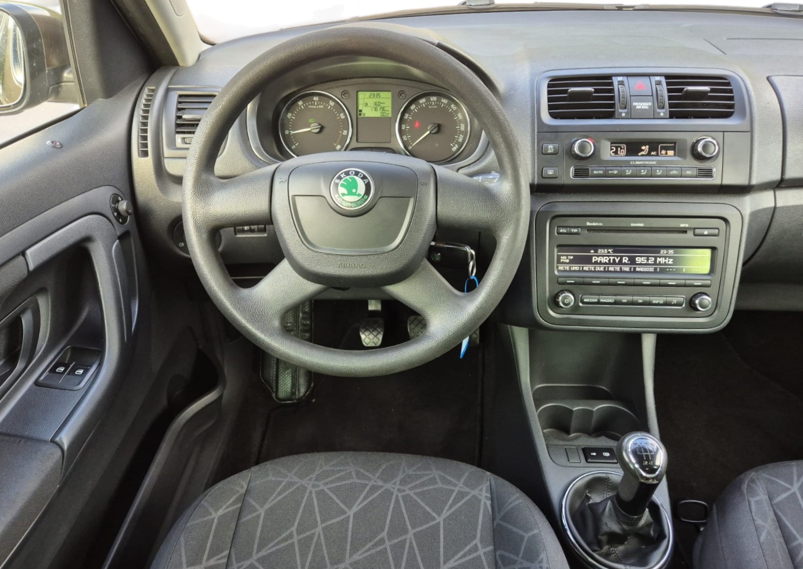SKODA Roomster 1.2 TSI Style-image-9