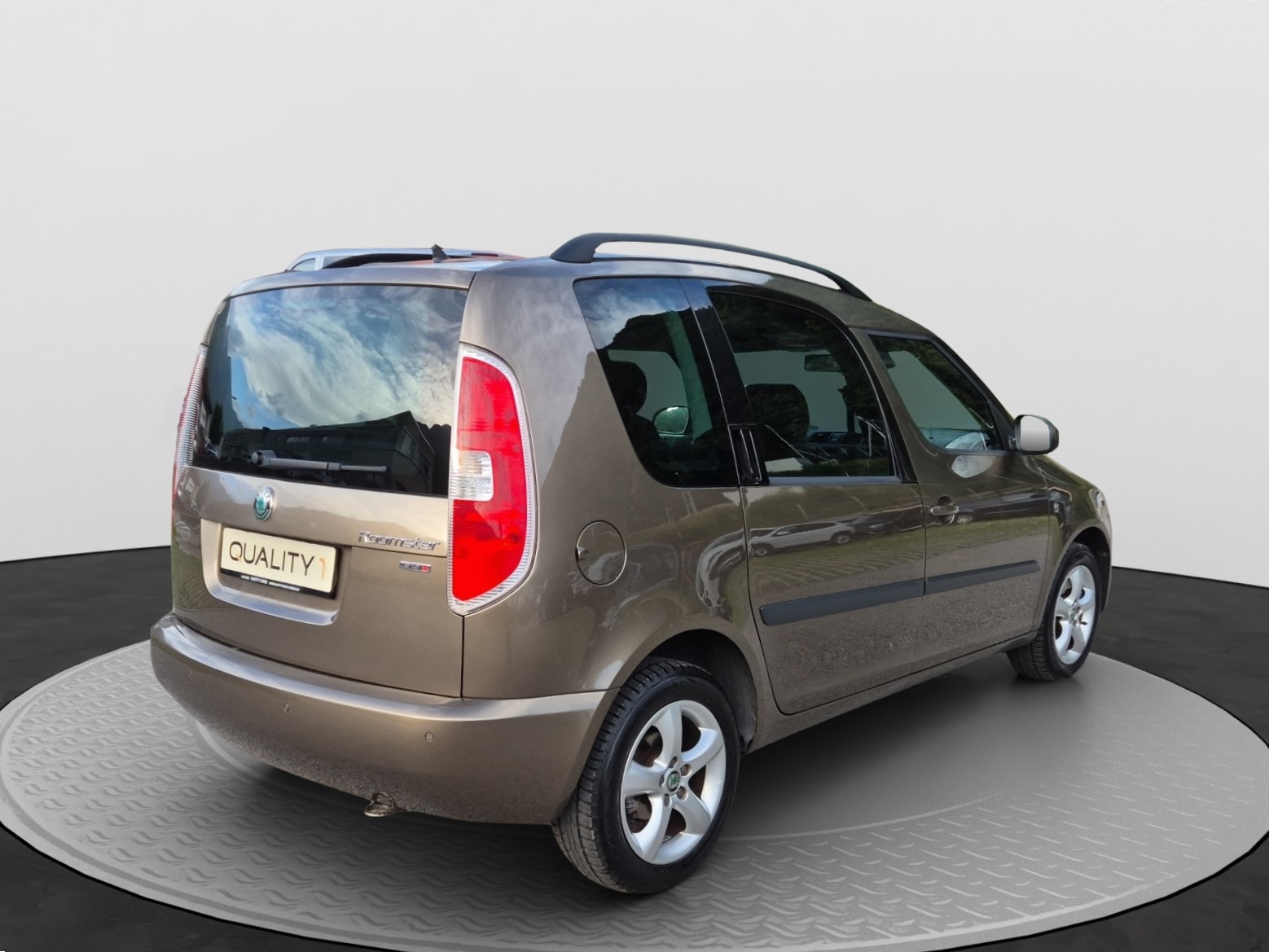 SKODA Roomster 1.2 TSI Style-image-4