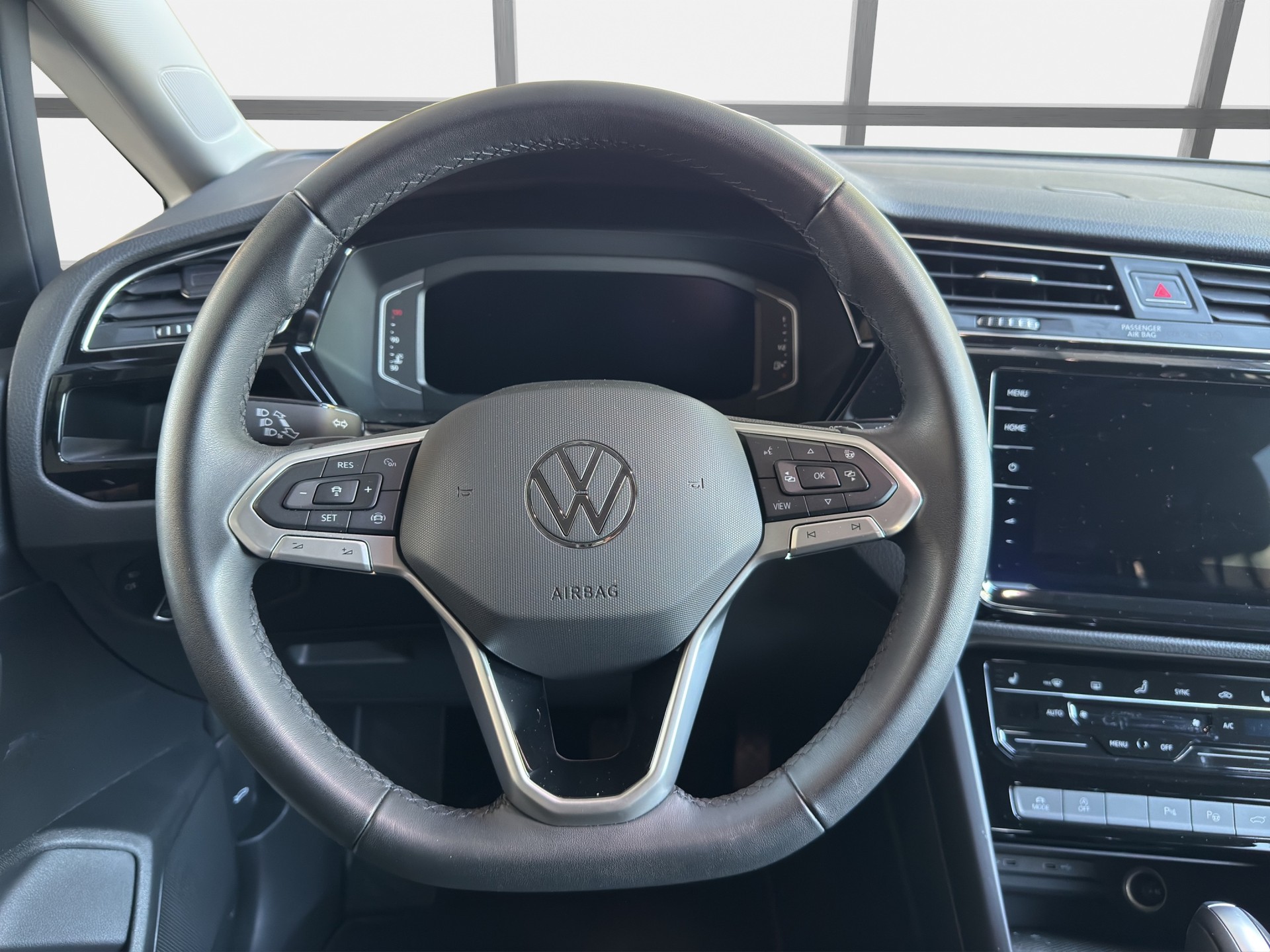 VW Touran 1.5 TSI EVO Highline DSG-image-8