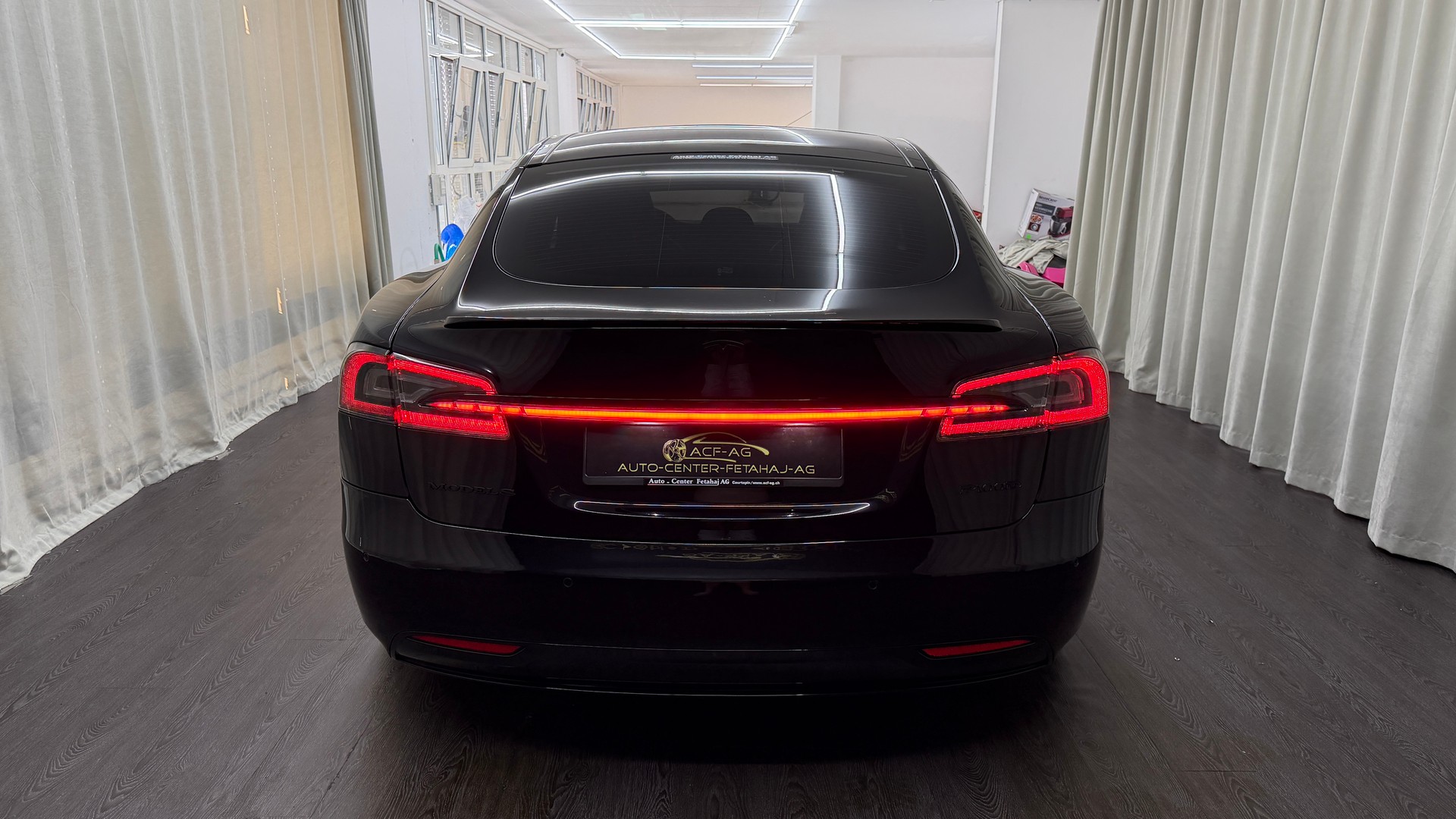 TESLA Model S 100 D Performance-image-4