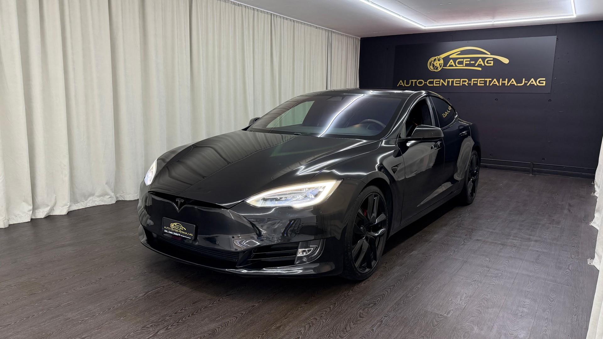 TESLA Model S 100 D Performance