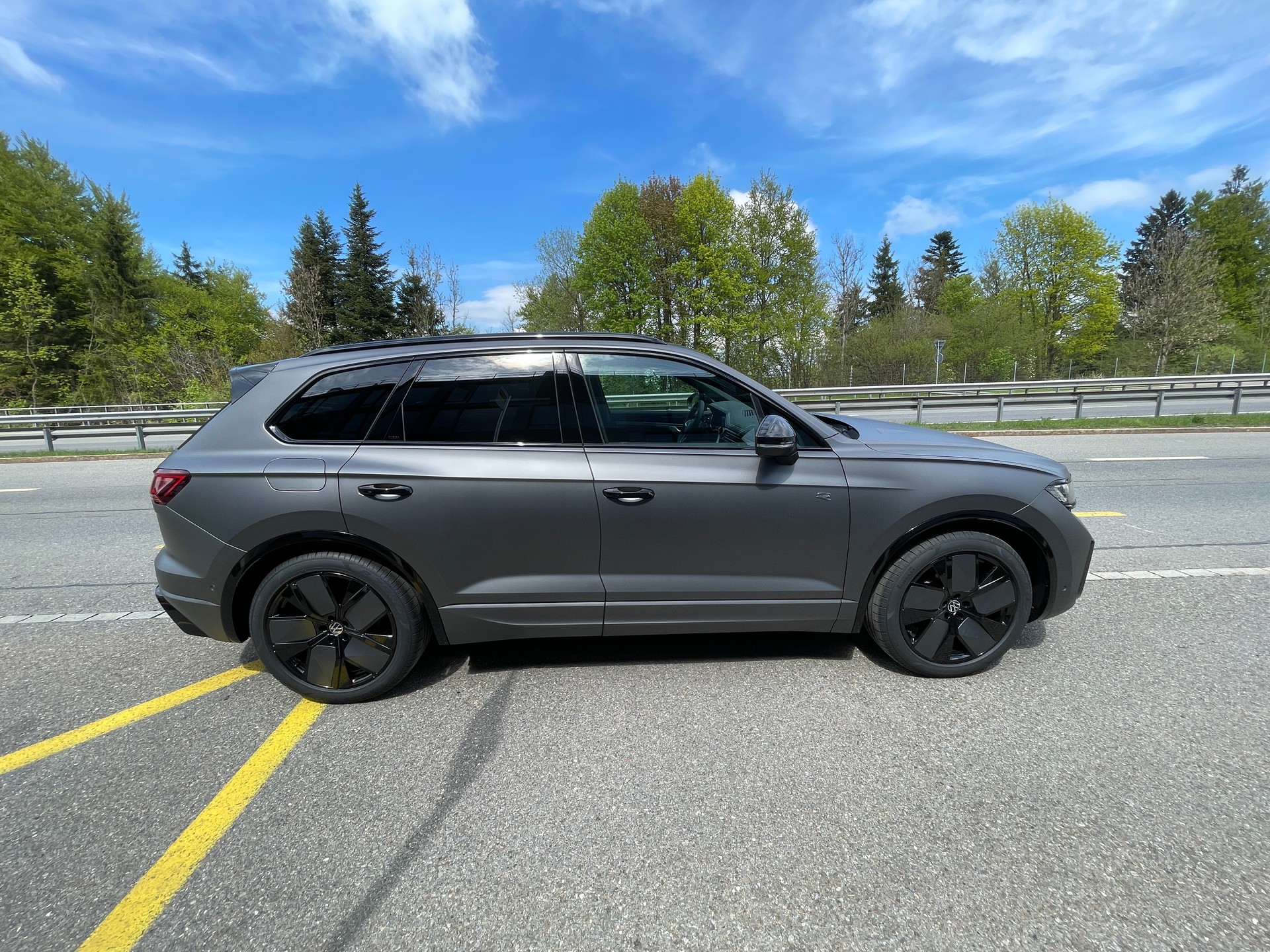 VW Touareg 3.0 TDI R-Line Final Edition Tiptronic-image-3