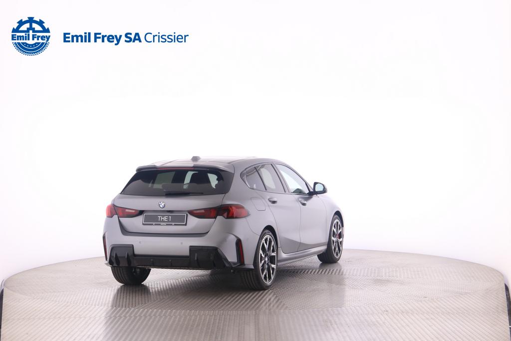 BMW 120i-image-1