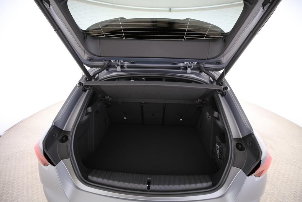 BMW 120i-image-18