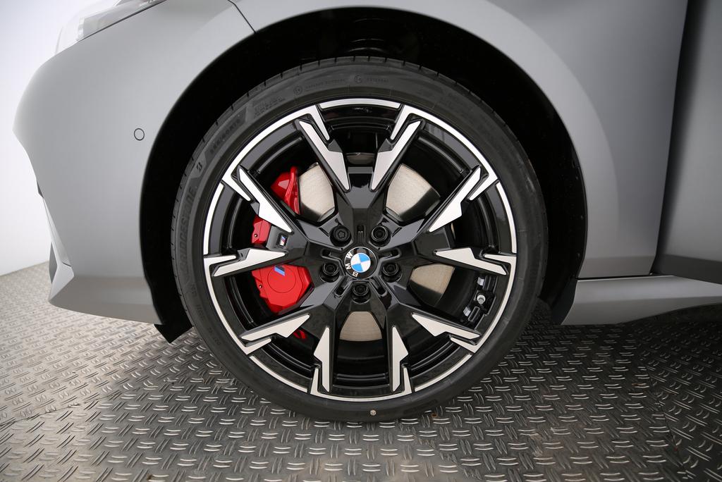BMW 120i-image-14