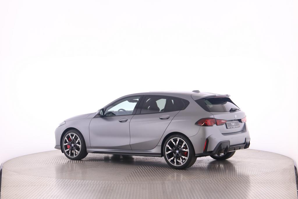 BMW 120i-image-3