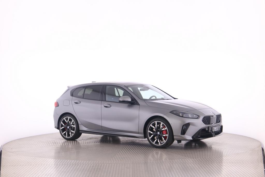 BMW 120i-image-9