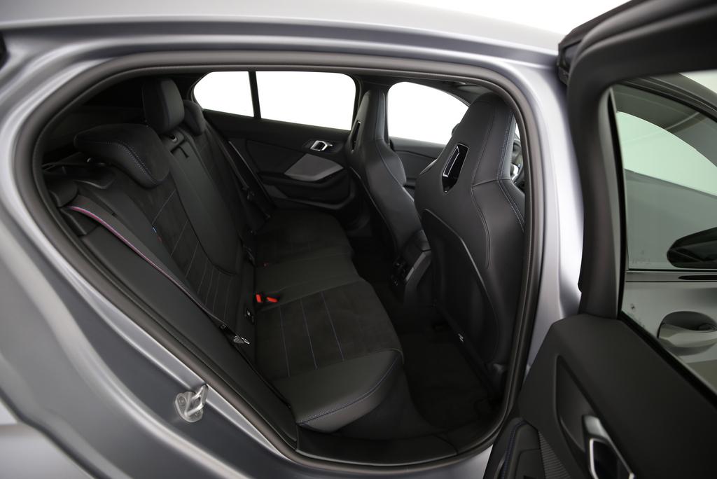 BMW 120i-image-17