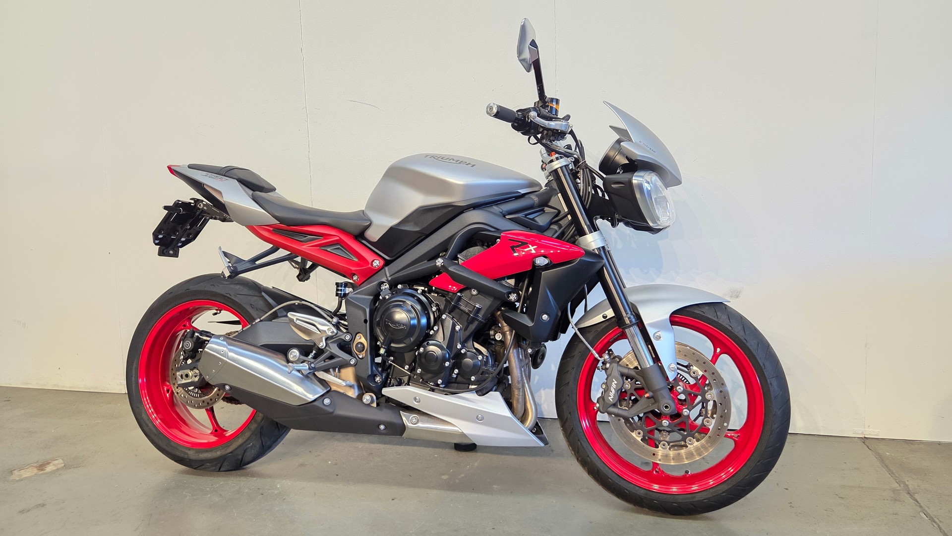 TRIUMPH Street Triple 675 Rx ABS-showroom-element-2