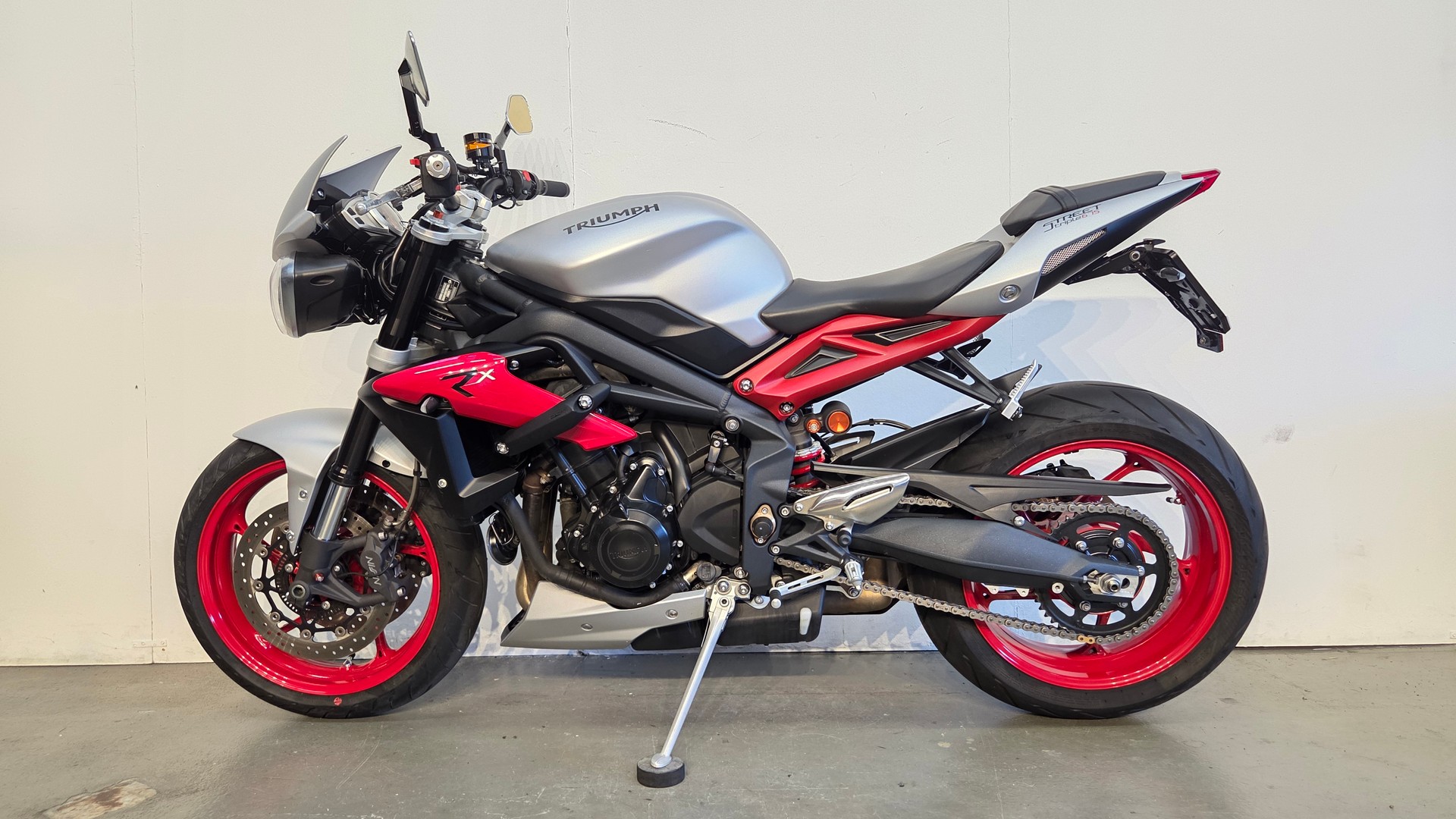 TRIUMPH Street Triple 675 Rx ABS-showroom-element-1