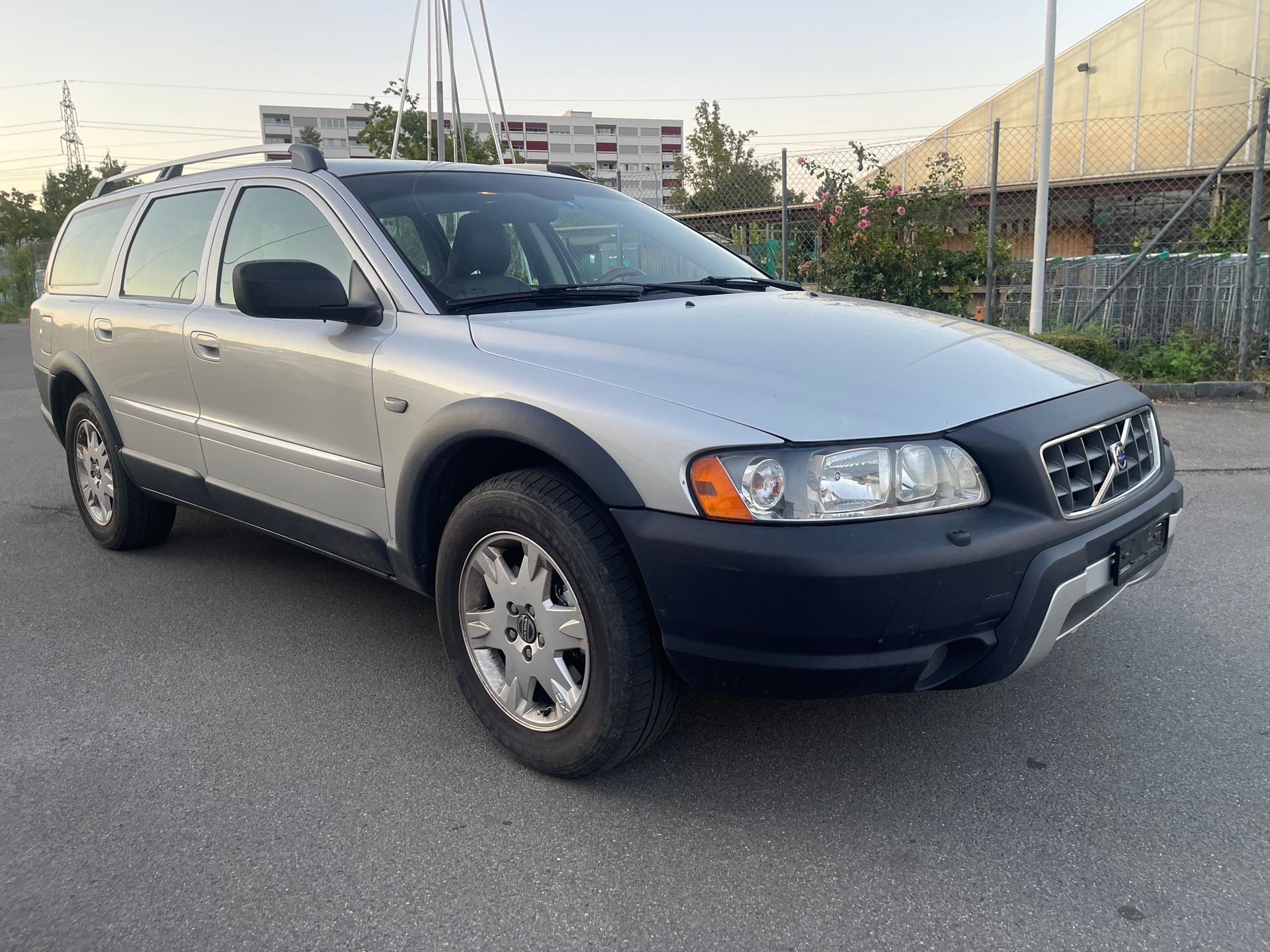 VOLVO XC70 D5 AWD Momentum-image-0
