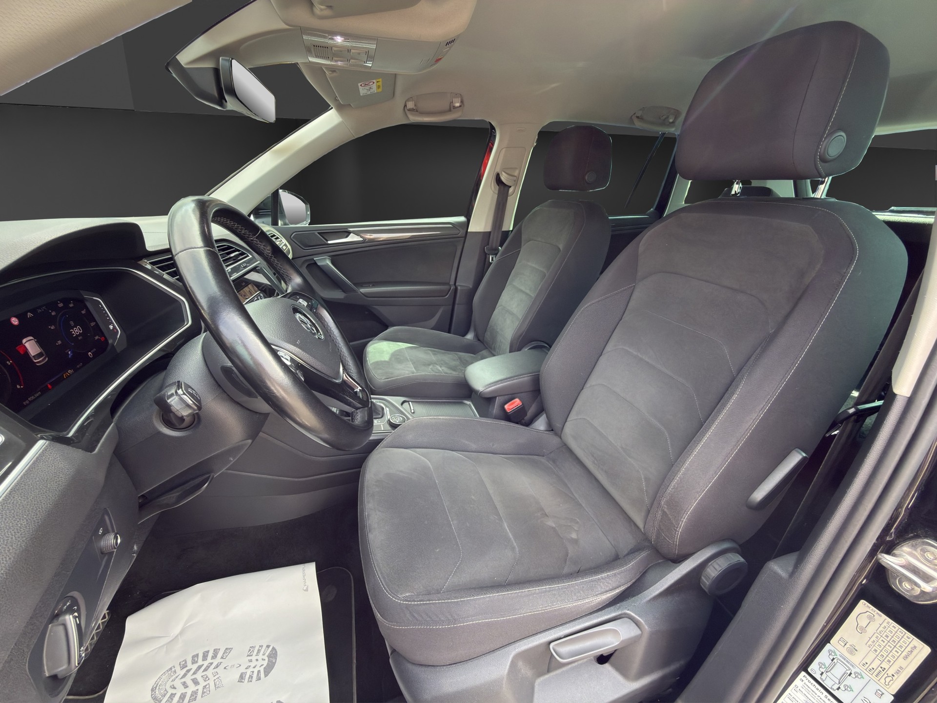 VW Tiguan 2.0 TDI SCR Highline 4Motion DSG-image-15