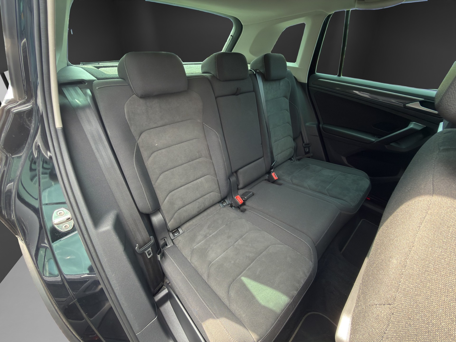 VW Tiguan 2.0 TDI SCR Highline 4Motion DSG-image-16
