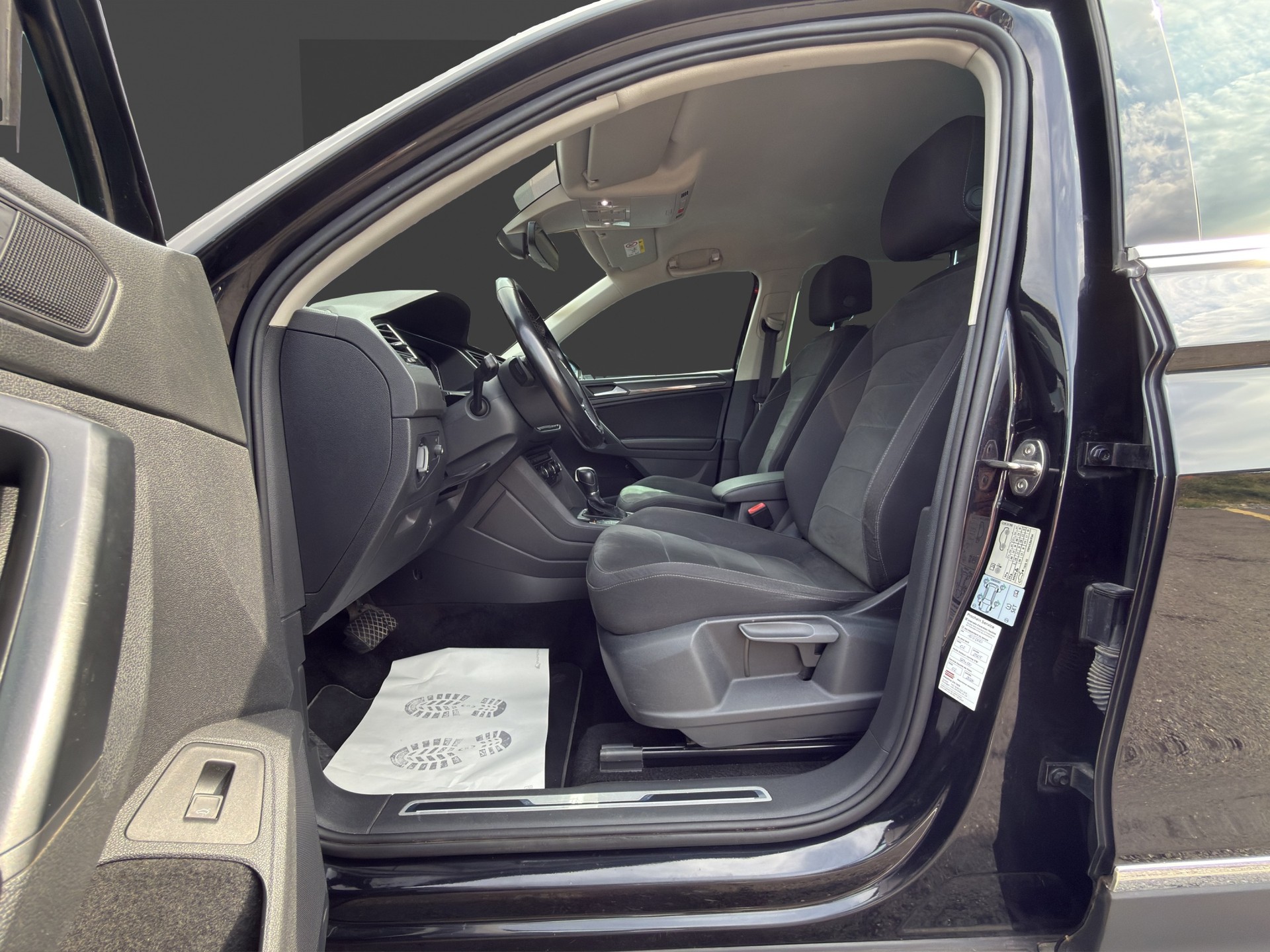 VW Tiguan 2.0 TDI SCR Highline 4Motion DSG-image-14