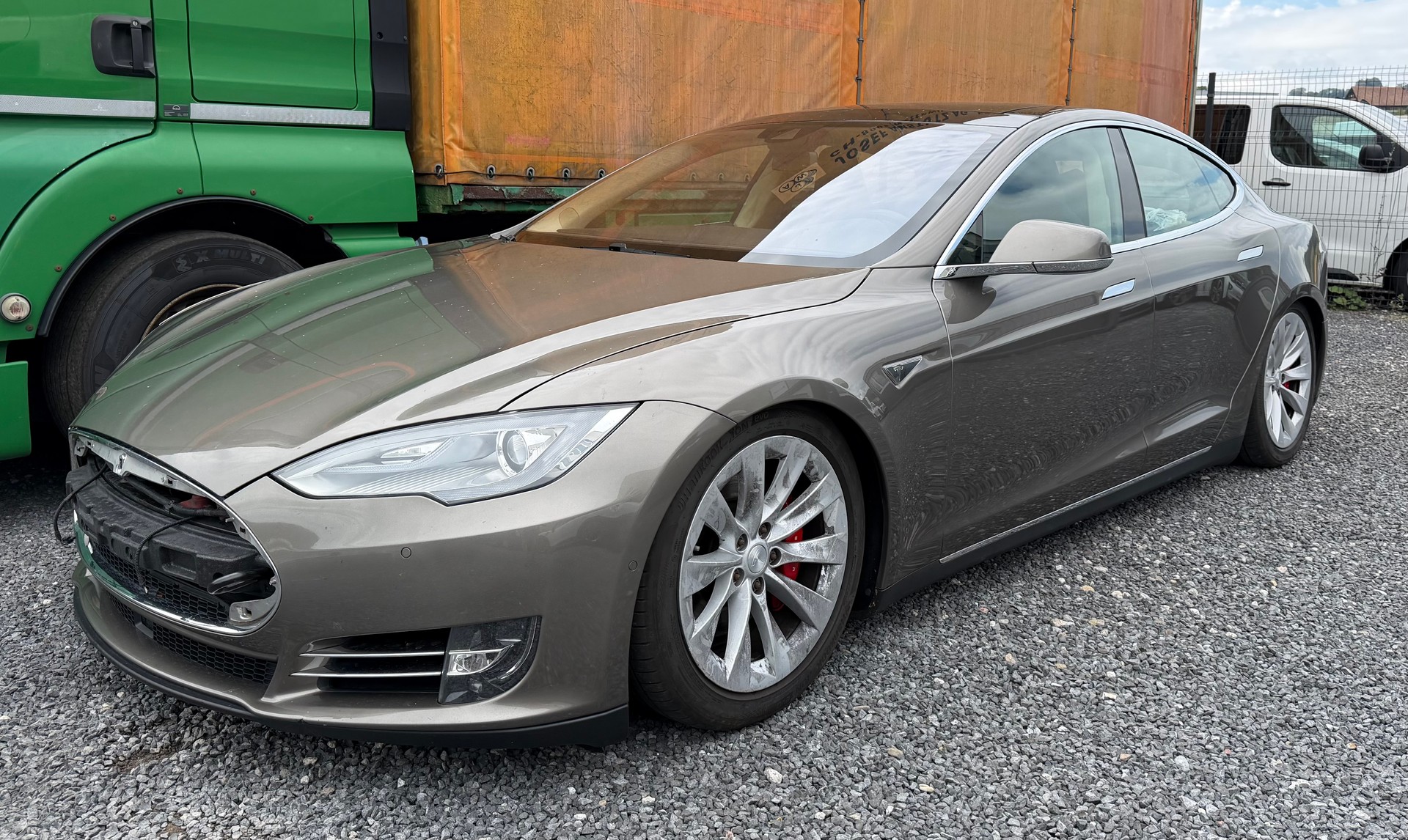 TESLA Model S 85 D Performance-image-0