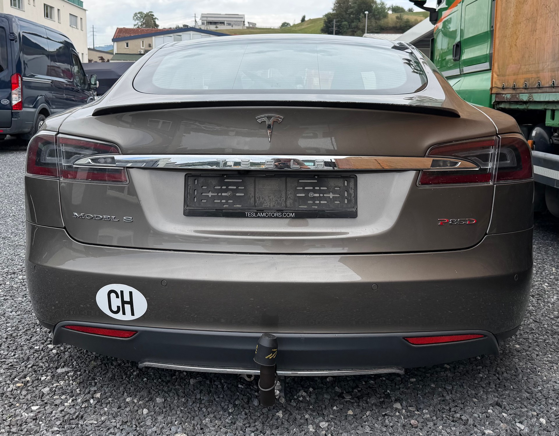 TESLA Model S 85 D Performance-image-4