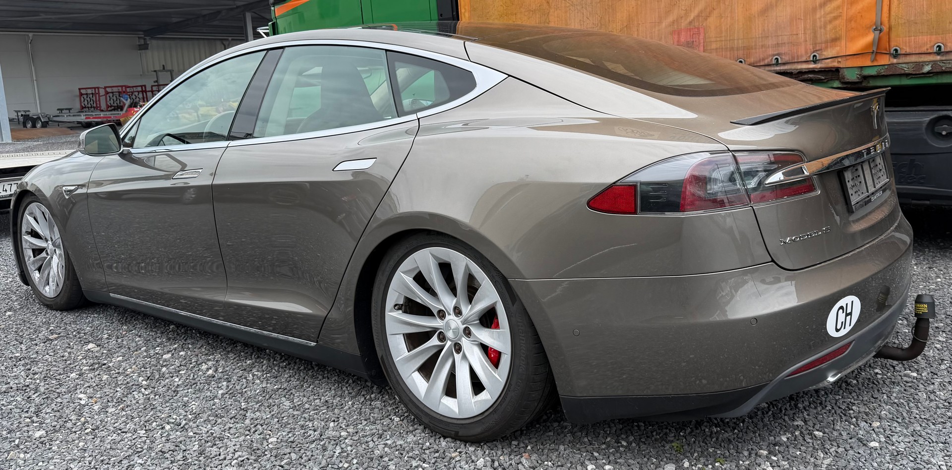 TESLA Model S 85 D Performance-image-3