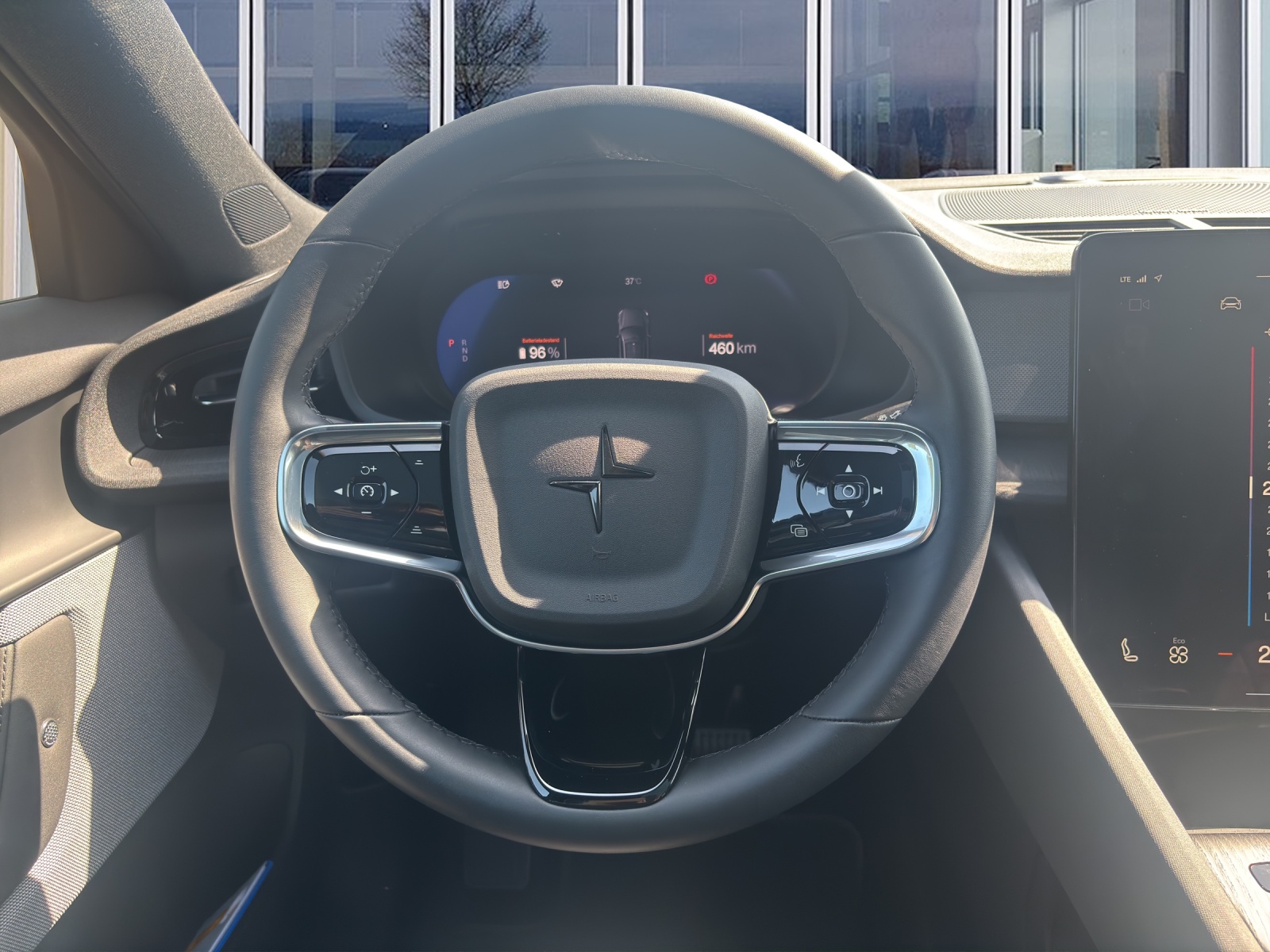 POLESTAR 2 Long Range Dual Motor-image-10
