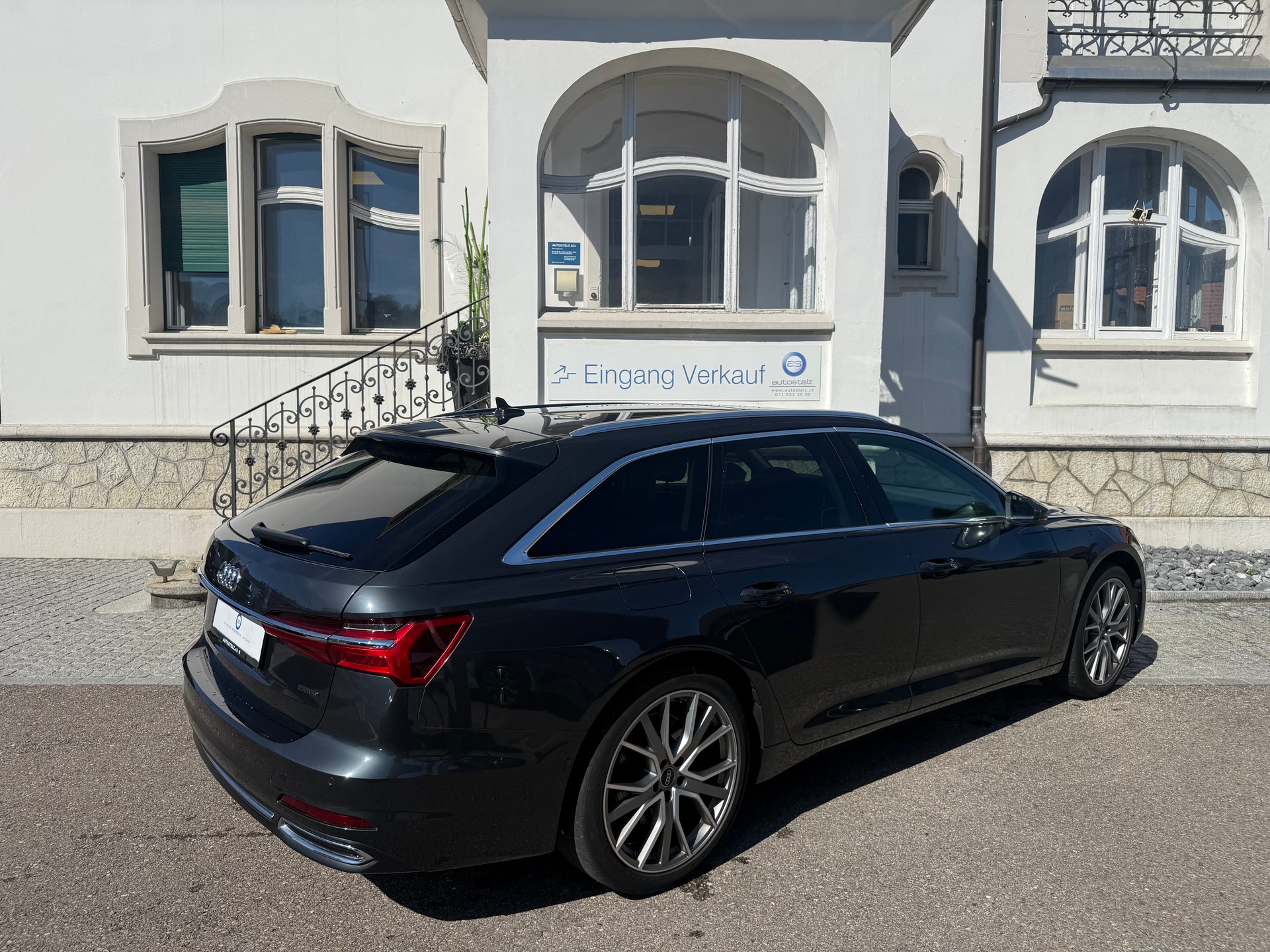 AUDI A6 Avant 3.0 55 TFSI Sport quattro S-Tronic-image-4