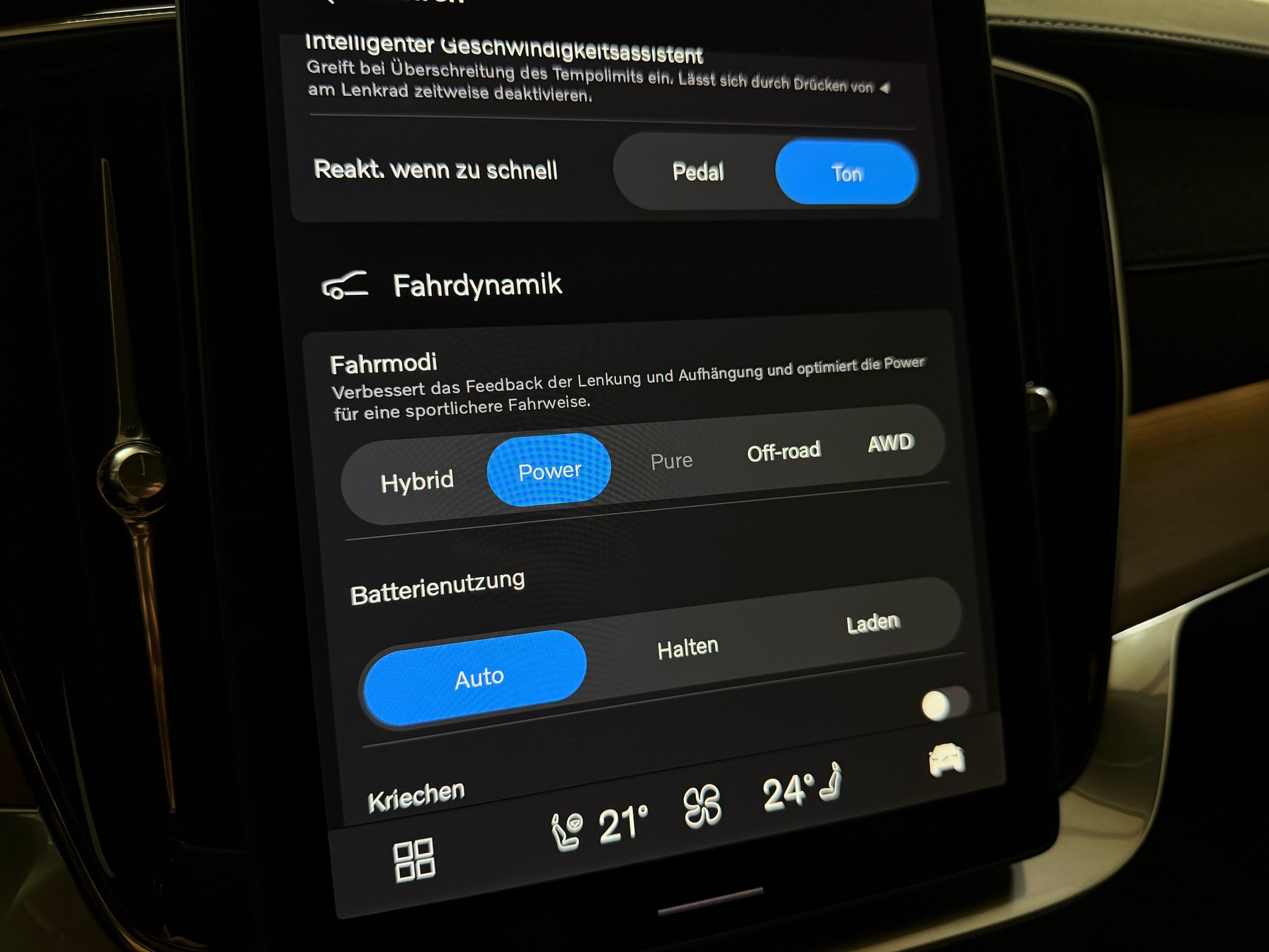VOLVO XC90 T8 eAWD PluginHybrid Plus Dark Geartronic-image-31