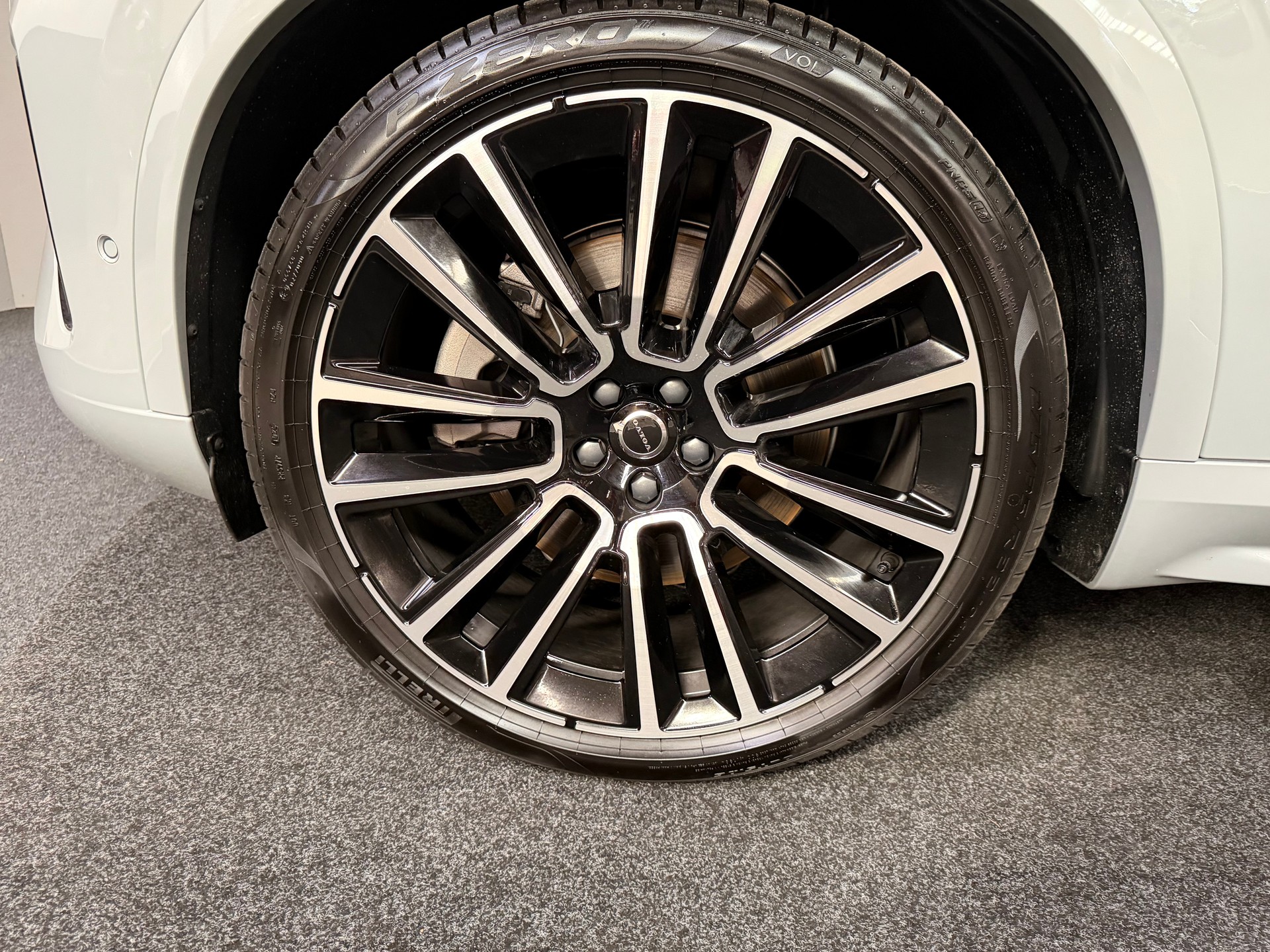 VOLVO XC90 T8 eAWD PluginHybrid Plus Dark Geartronic-image-11